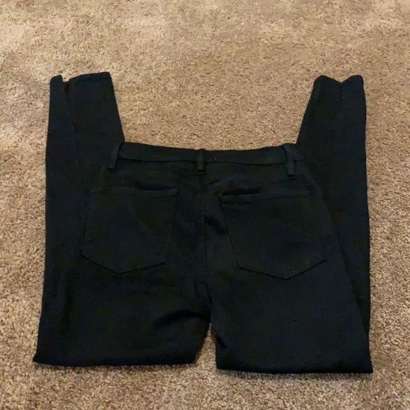 FRAME Denim - light edgy pleated front & perfectly designed slits formed ankle - Picture 13 of 15